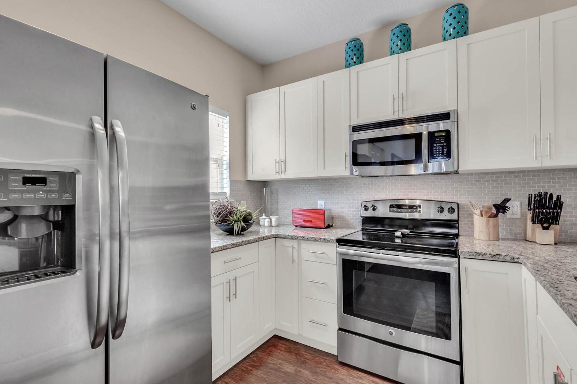 Hébergement de vacances 4 Bedrooms - 3 Bathrooms - Lucaya Village 15-101 *